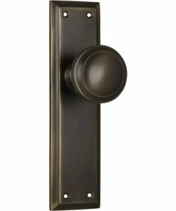 TRADCO MILTON DOOR KNOB ON PLATE