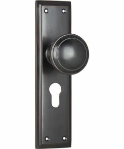 TRADCO MILTON DOOR KNOB ON PLATE