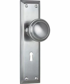 TRADCO MILTON DOOR KNOB ON PLATE