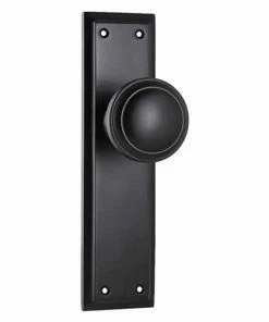 TRADCO MILTON DOOR KNOB ON PLATE